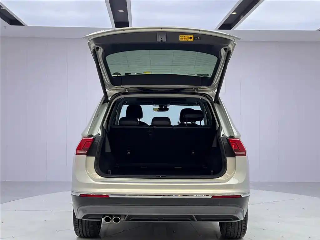 Volkswagen Tiguan L 2020 — фото 9