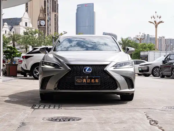Lexus ES 2021