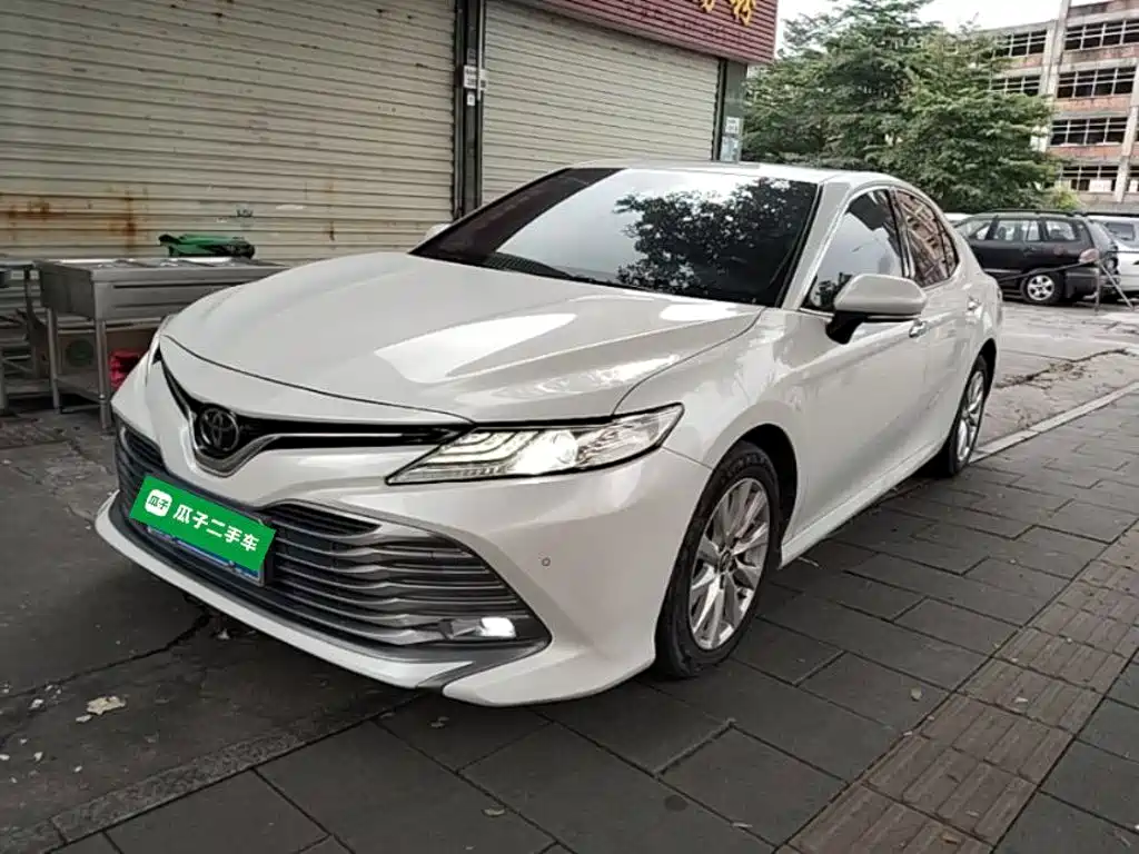 Toyota Camry 2020 — фото 2