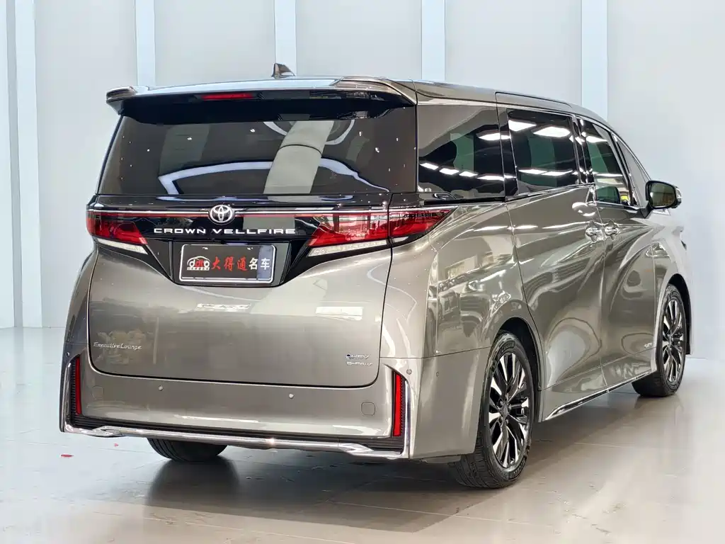 Toyota Vellfire 2023 — фото 3