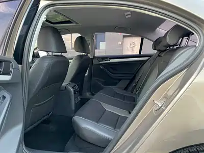 Volkswagen Sagitar 2017