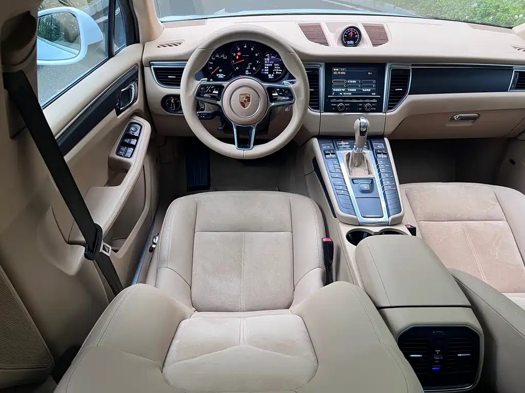 Porsche Macan 2016 — фото 12