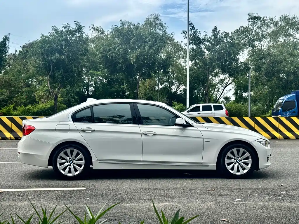 BMW 3 Series 2013 — фото 10