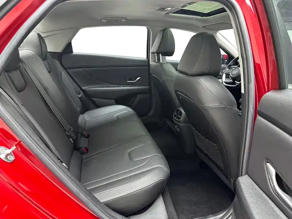 Hyundai Elantra 2022