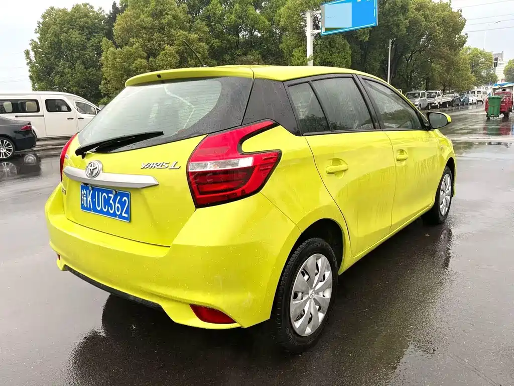 Toyota Yaris L 2017