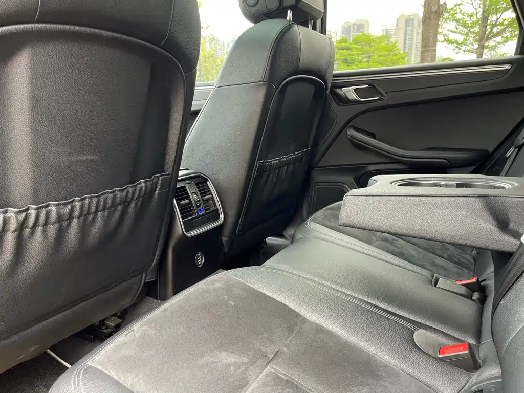 Porsche Macan 2019 — фото 20