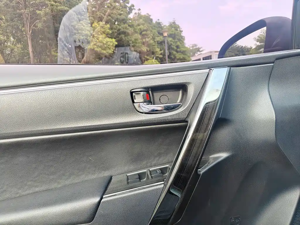 Toyota Corolla 2019 — фото 12