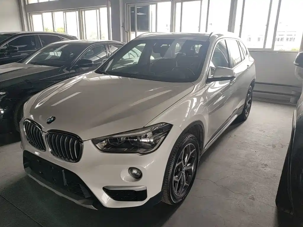 BMW X1 2018 — фото 1