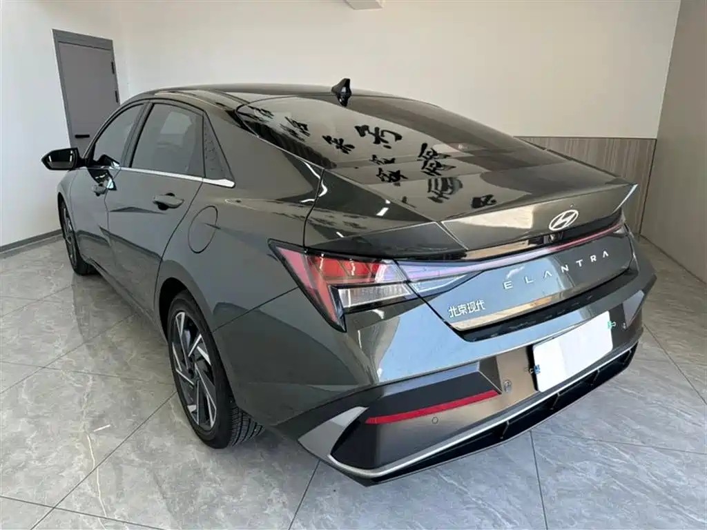 Hyundai Elantra 2024 — фото 4
