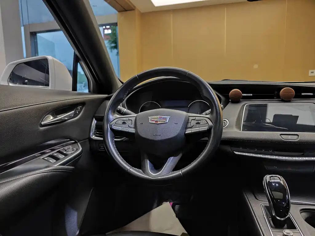 Cadillac XT4 2021 — фото 15