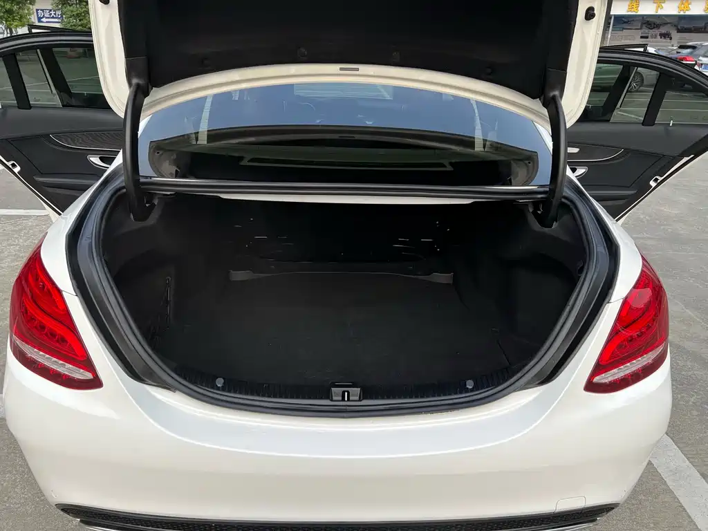 Mercedes-Benz C-Class 2017 — фото 12