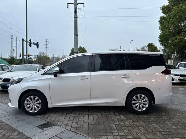 GAC Trumpchi M6 2023