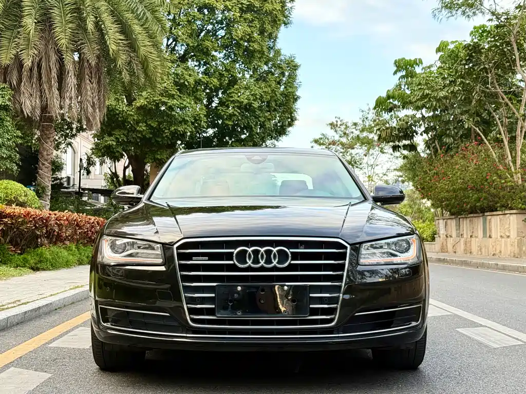 Audi A8 2014 — фото 2