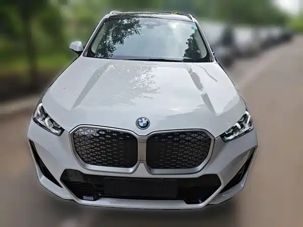 BMW iX1 2023