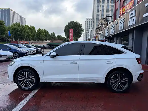 Audi Q5L Sportback 2021