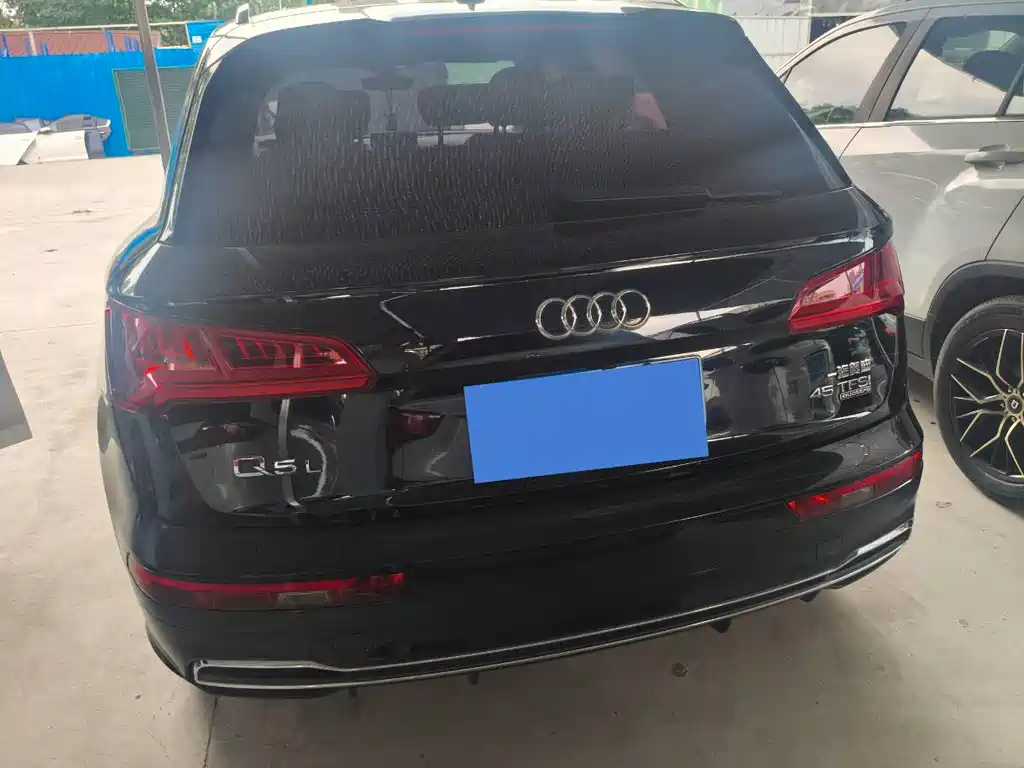 Audi Q5L 2020 — фото 14