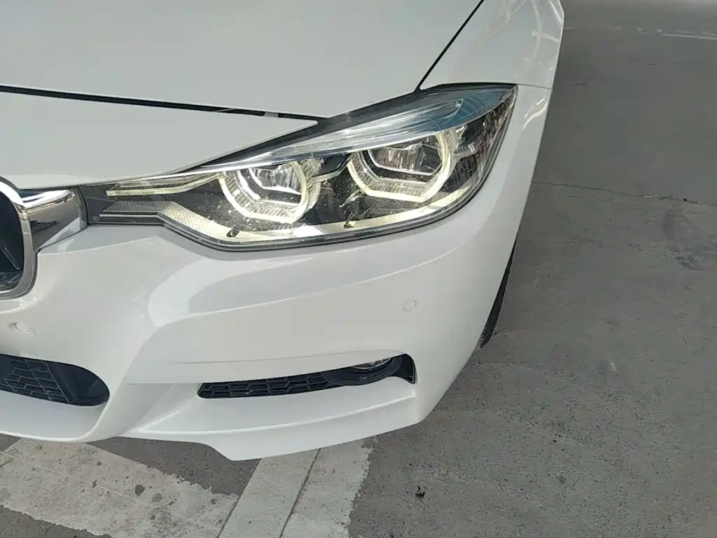 BMW 3 Series 2017 — фото 24
