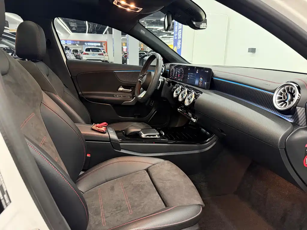 Mercedes-Benz A-Class 2023 — фото 10