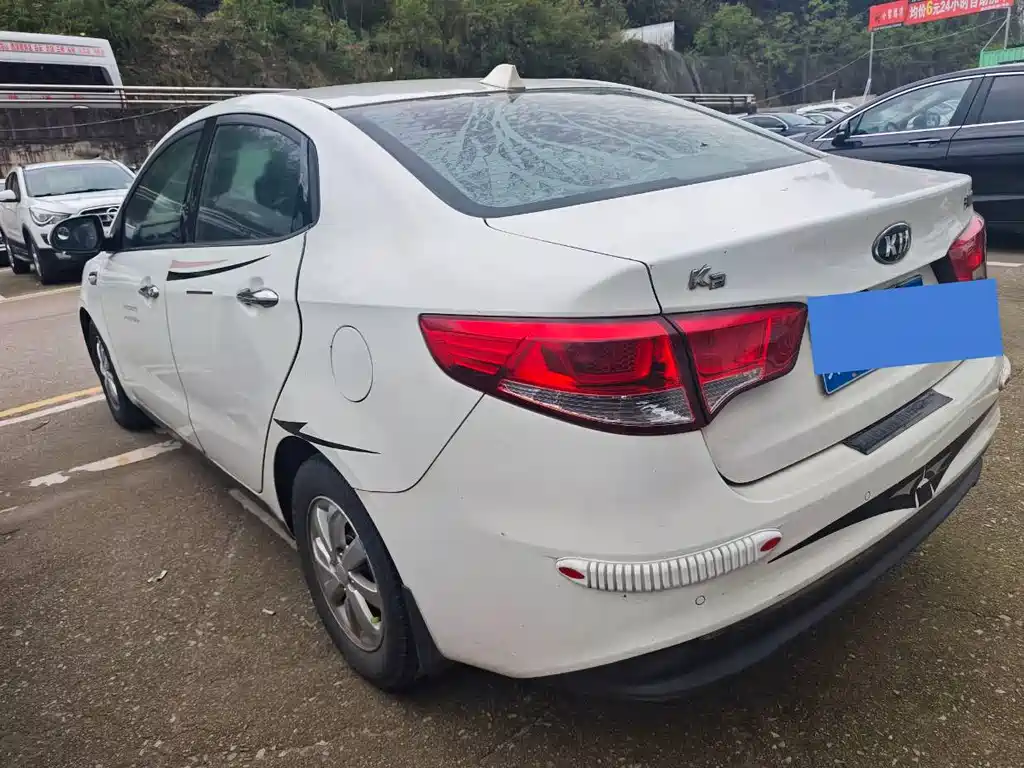 Kia K2 2015 — фото 10