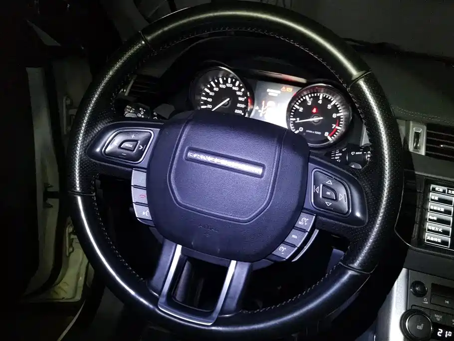 Land Rover Evoque 2015 — фото 15