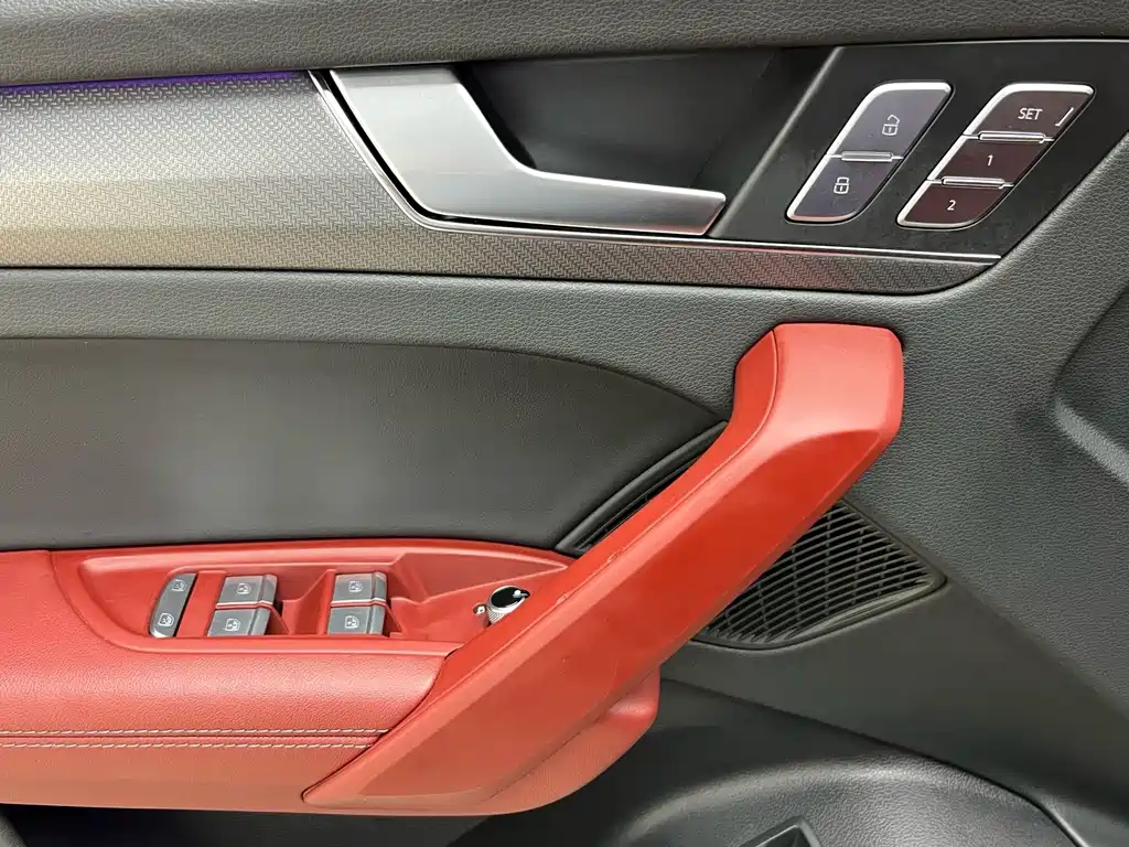 Audi Q5L 2024 — фото 19