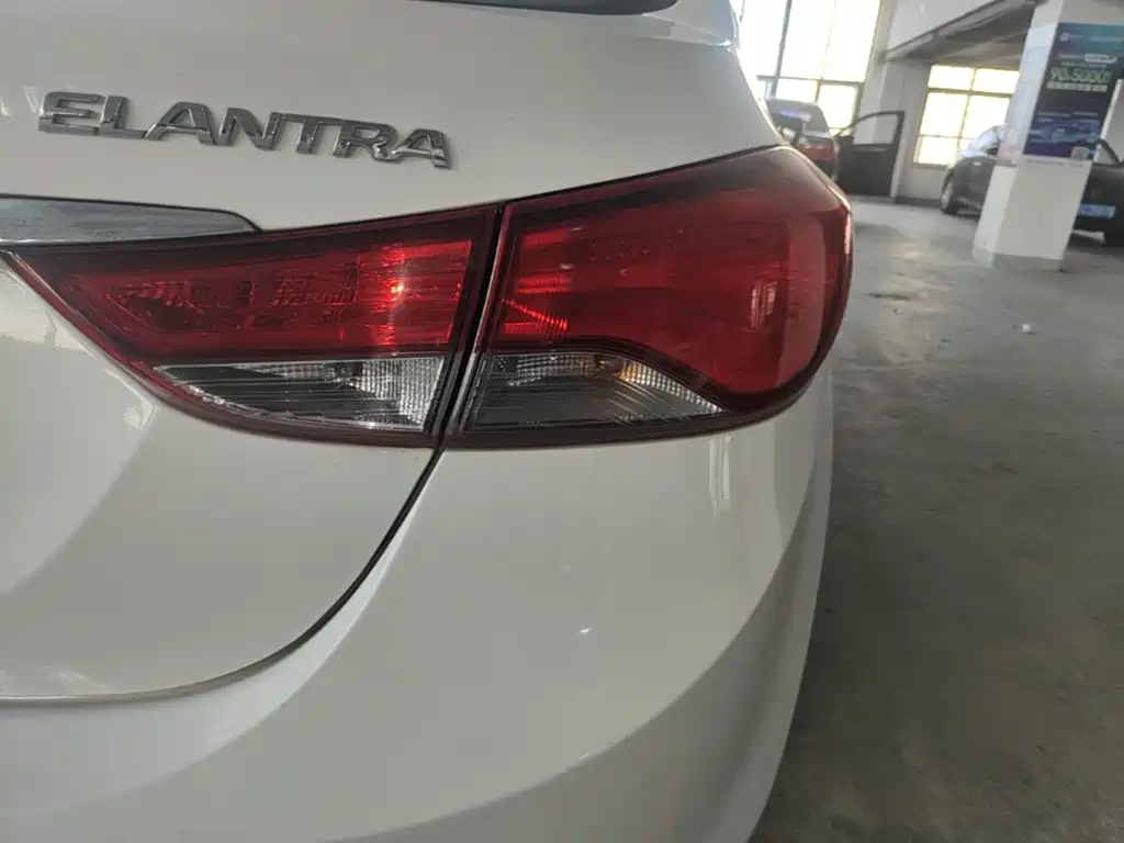 Hyundai Elantra Langdong 2018 — фото 8