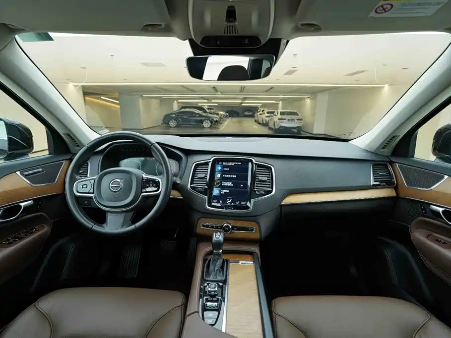 Volvo XC90 2020 — фото 19