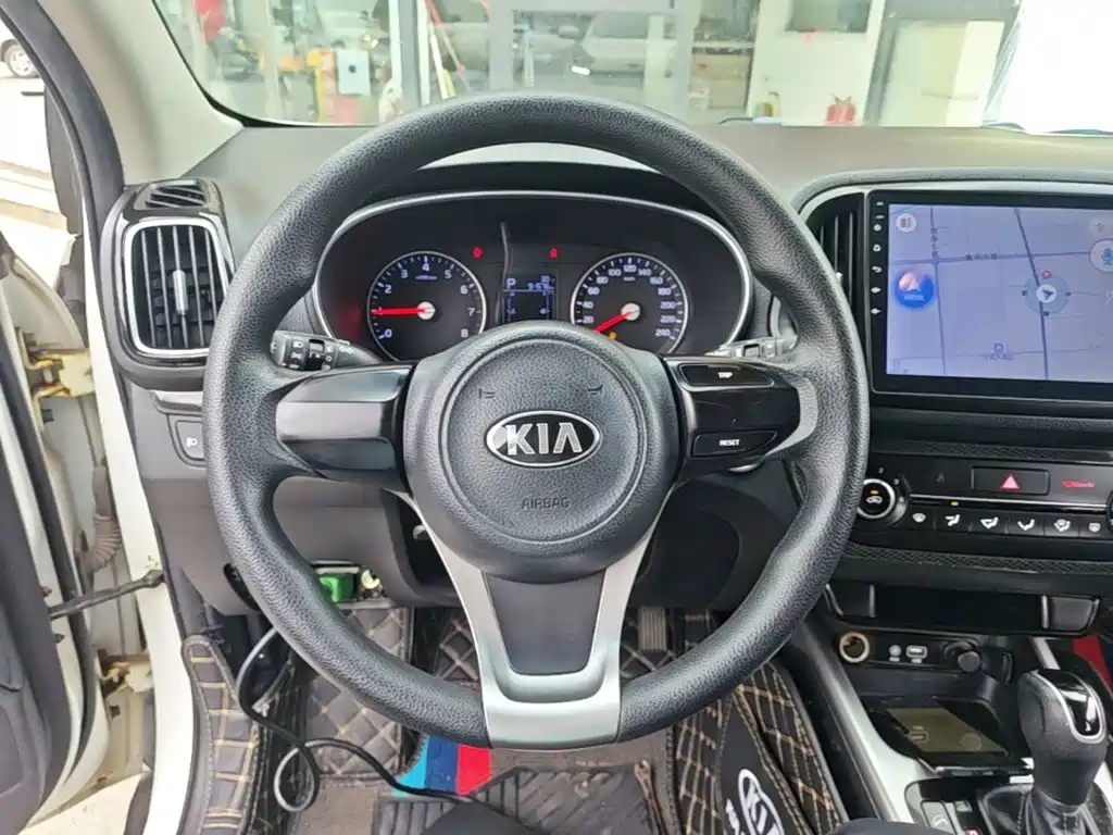 Kia KX3 2016 — фото 11