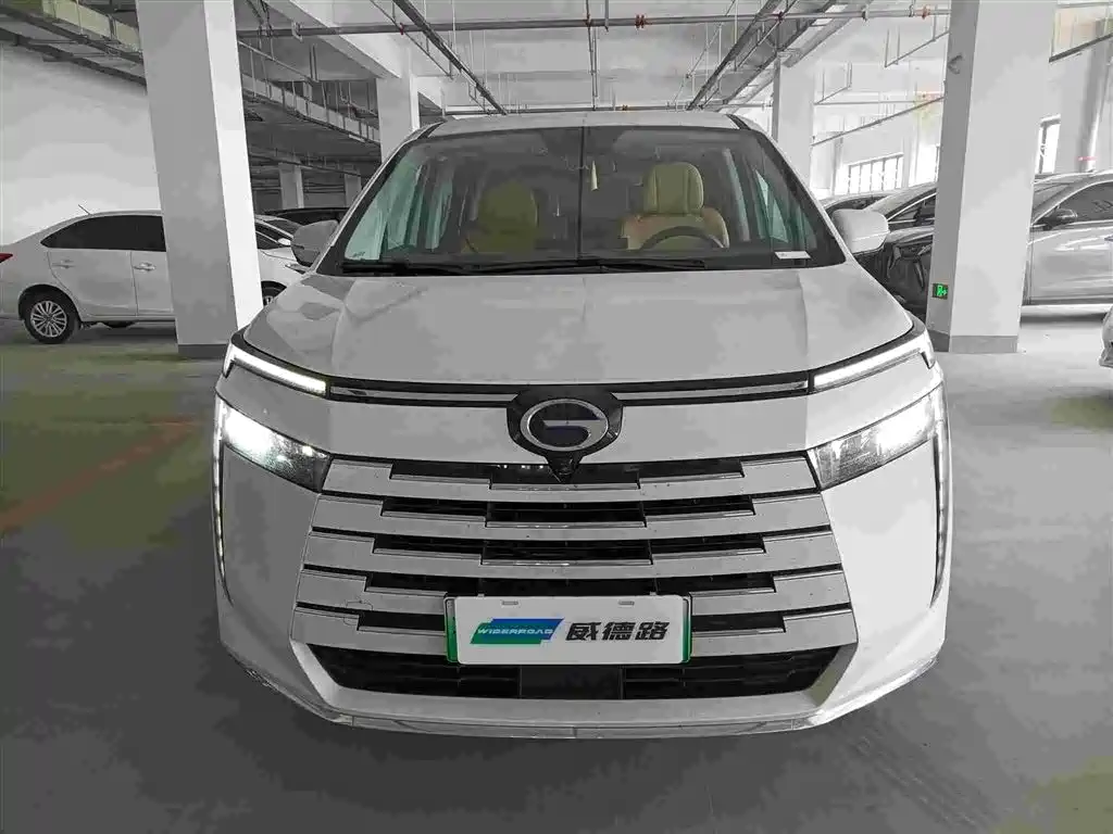 GAC Motor E8 Hybrid 2025 — фото 2