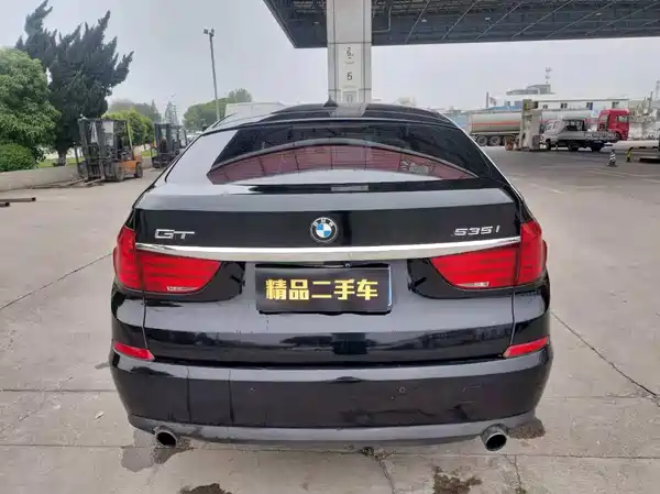 BMW 5 Series GT 2011