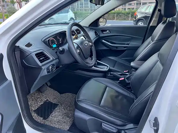 Ford Escort 2015