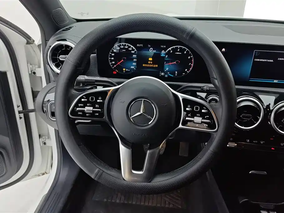 Mercedes-Benz A-Class 2021 — фото 15