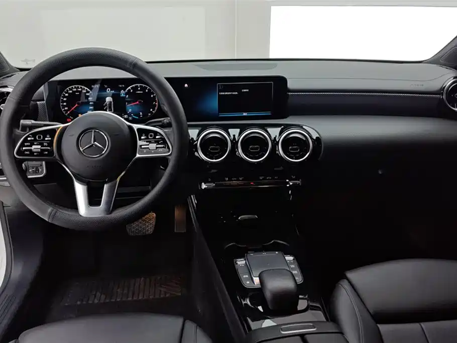 Mercedes-Benz A-Class 2021 — фото 12