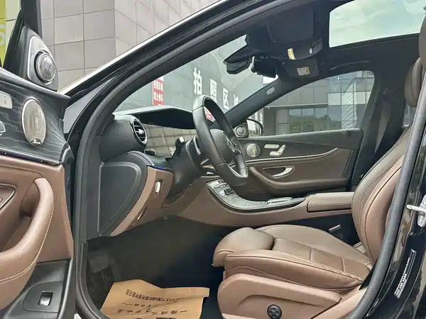 Mercedes-Benz E-Class 2022