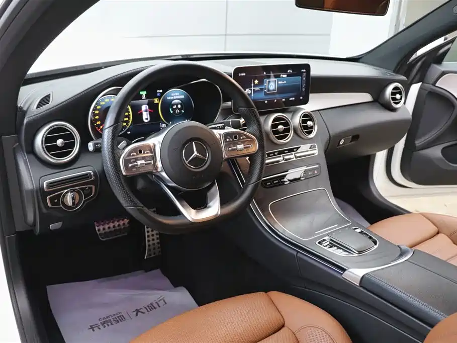 Mercedes-Benz C-Class 2019 — фото 13