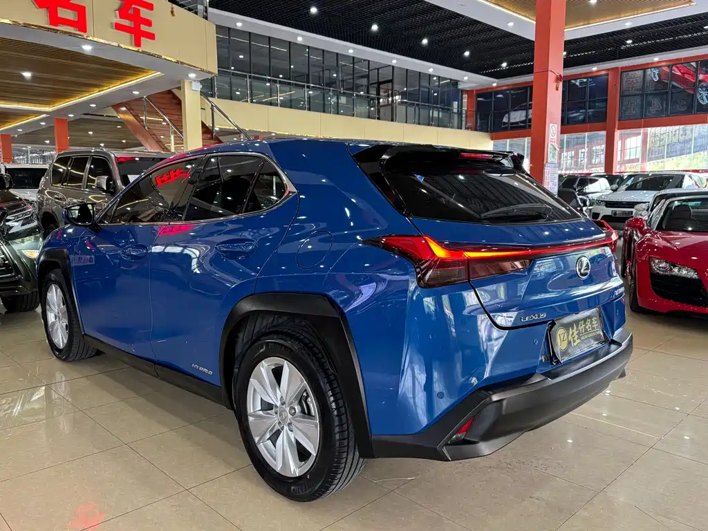 Lexus UX 2019 — фото 5