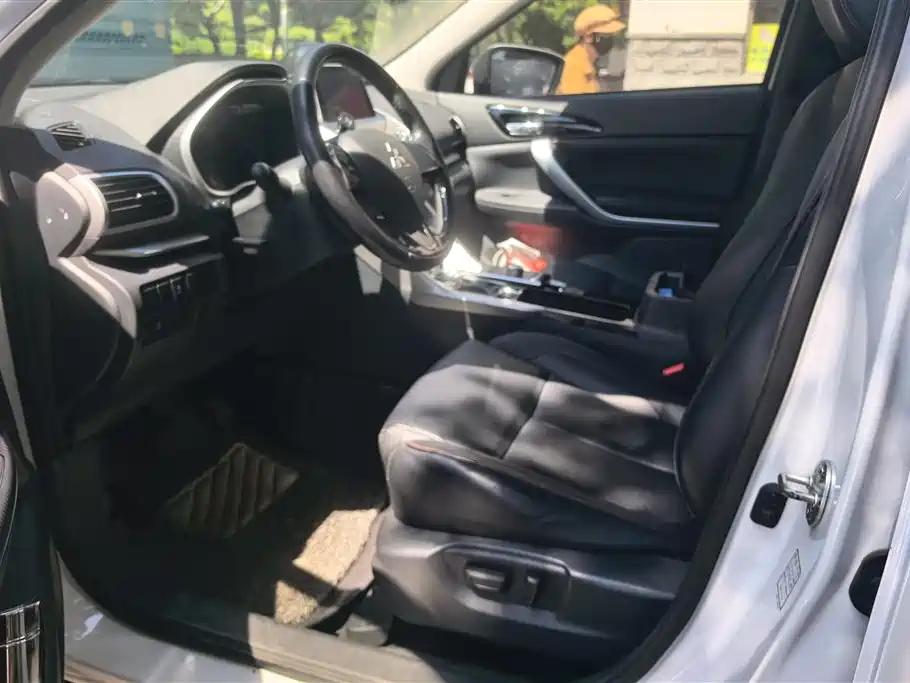 Mitsubishi Eclipse Cross 2019 — фото 9