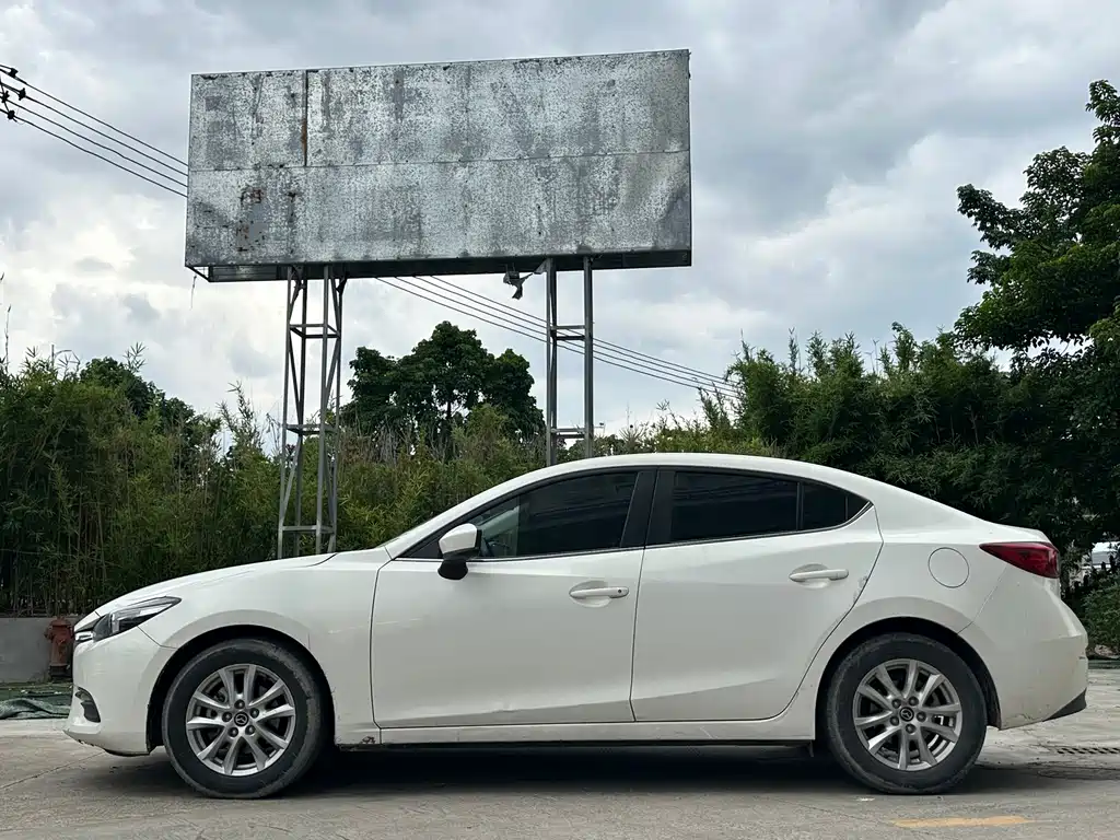 Mazda 3 Axela 2019 — фото 8