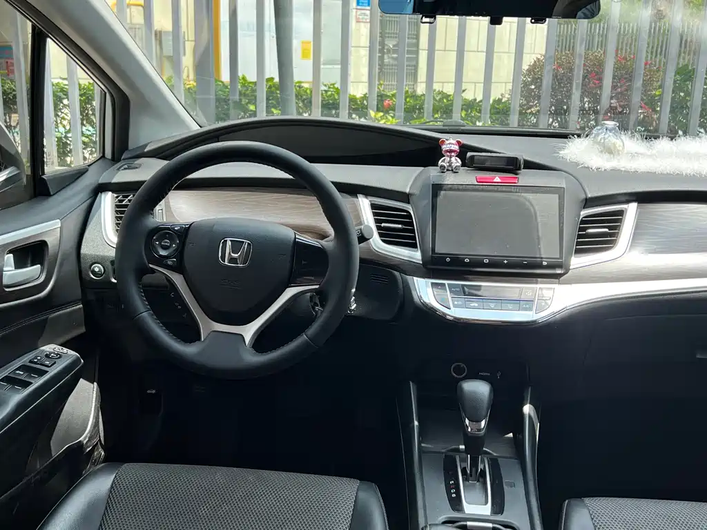 Honda Jade 2017 — фото 18