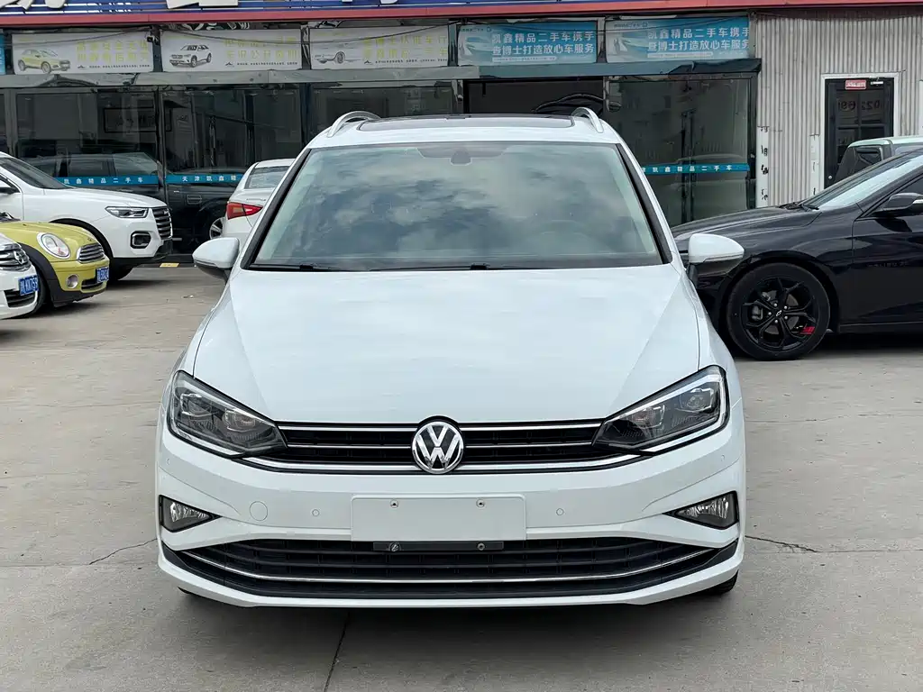 Volkswagen Golf Sportsvan 2020 — фото 2