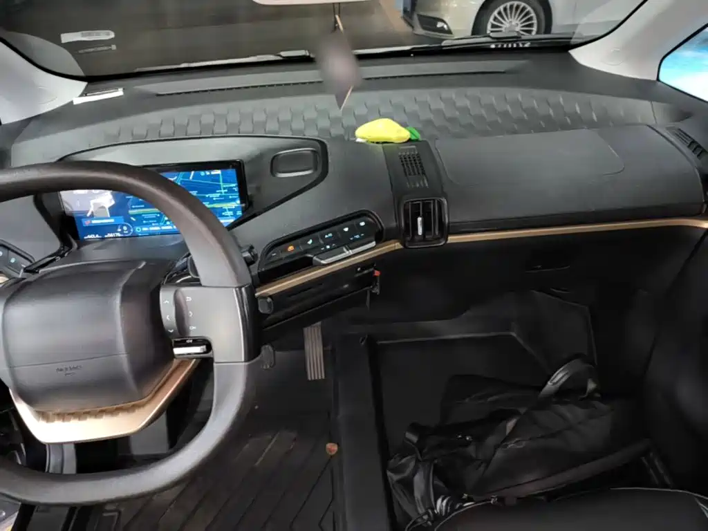 Baojun Kiwi EV 2022 — фото 10