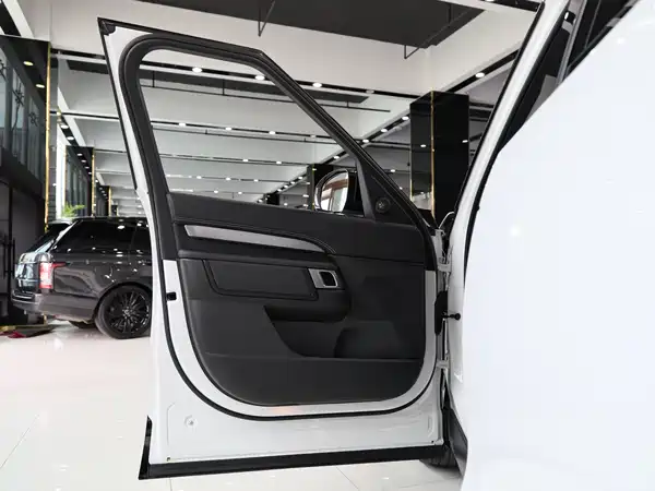 Land Rover Discovery 2021