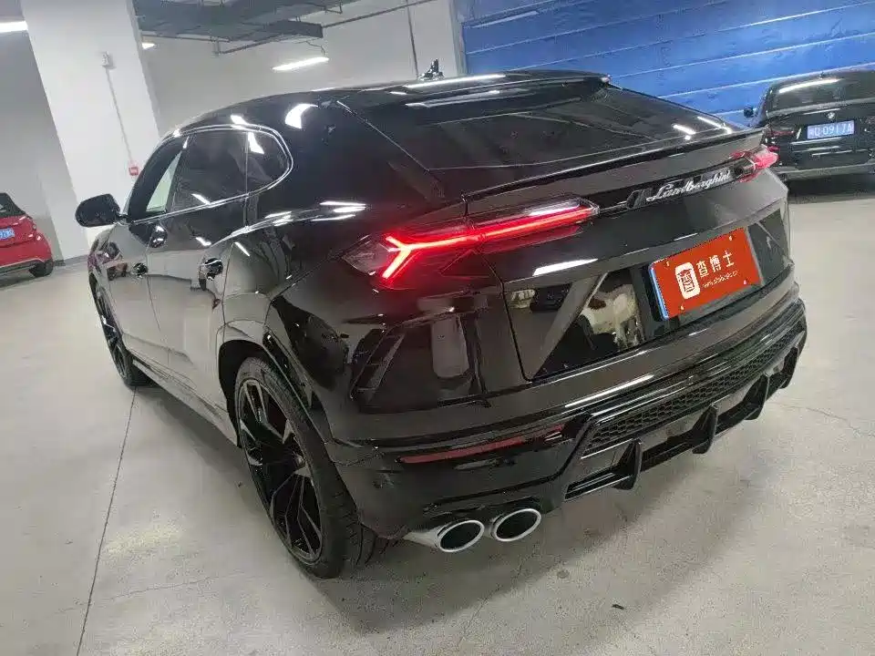 Lamborghini Urus 2022 — фото 10