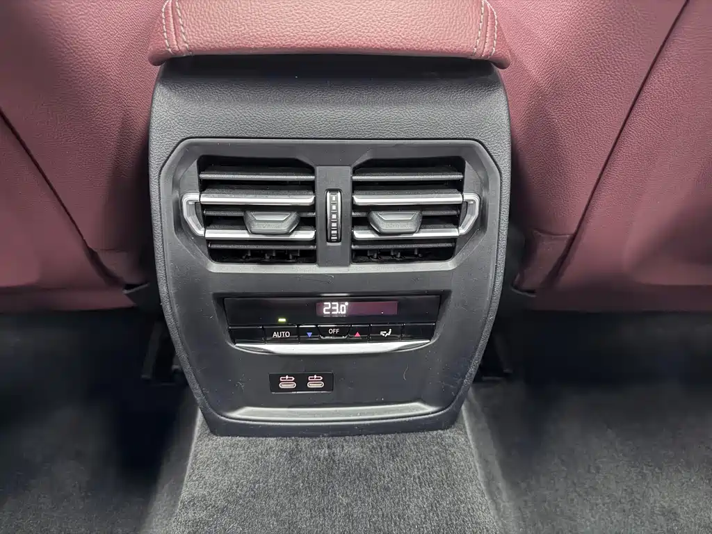 BMW 3 Series 2023 — фото 19