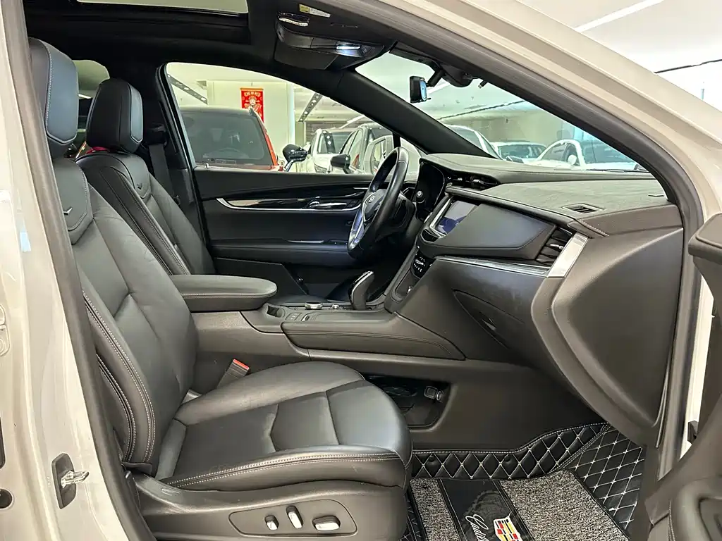 Cadillac XT5 2020 — фото 12