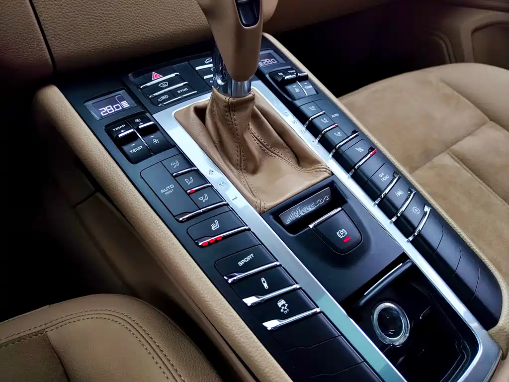 Porsche Macan 2017 — фото 25