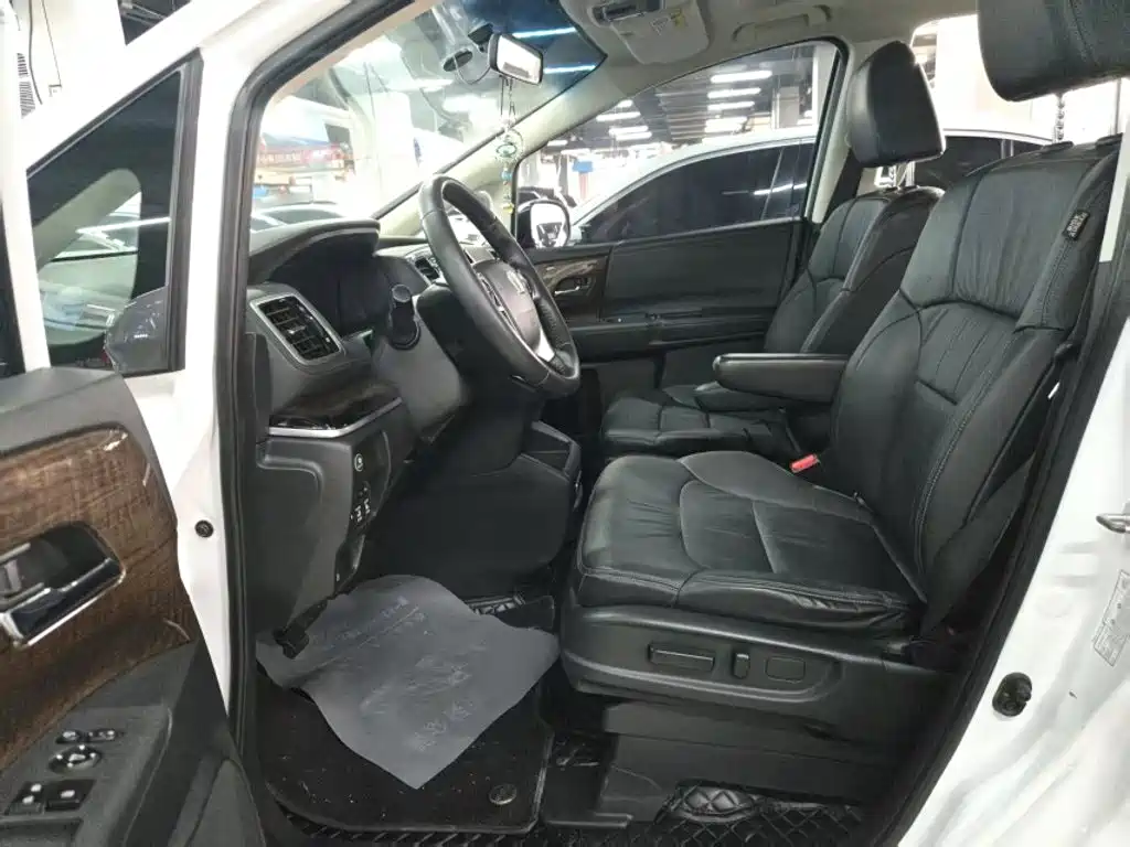 Honda Odyssey 2018 — фото 11