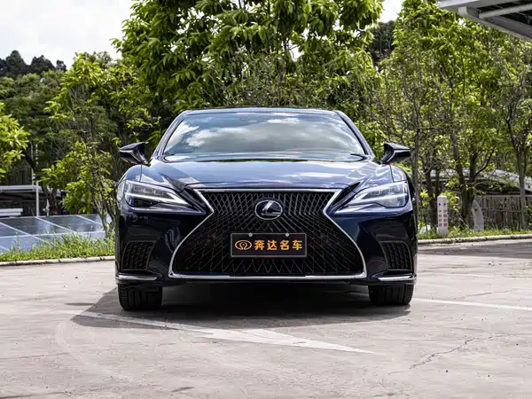Lexus LS 2021