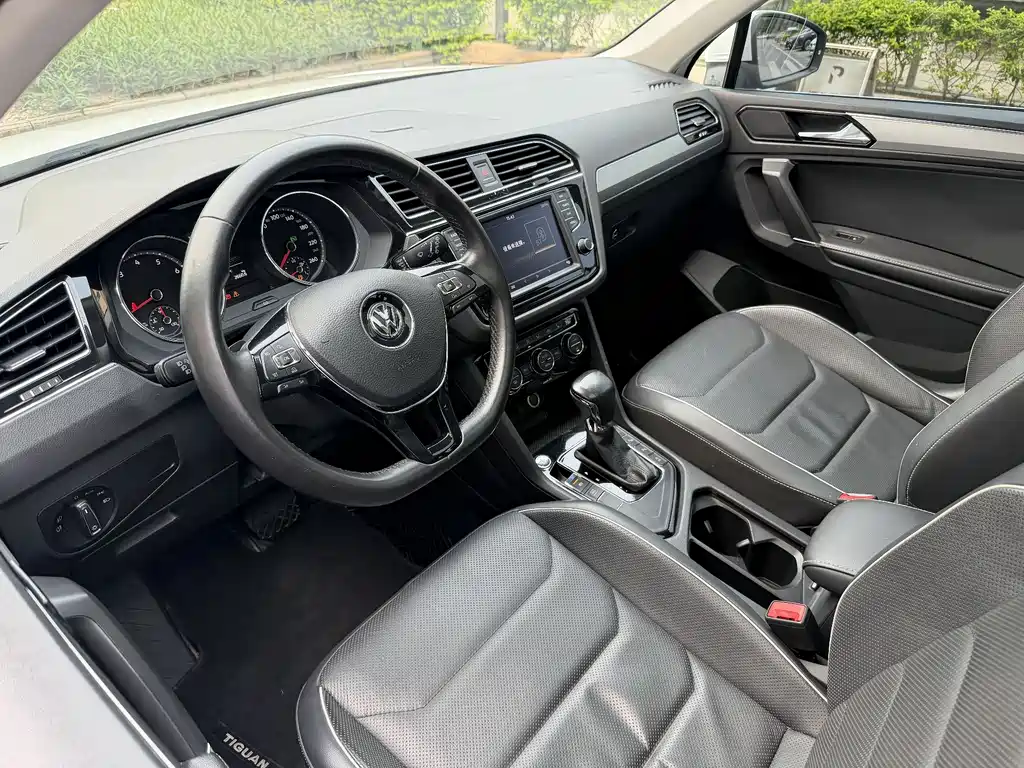 Volkswagen Tiguan L 2017 — фото 8