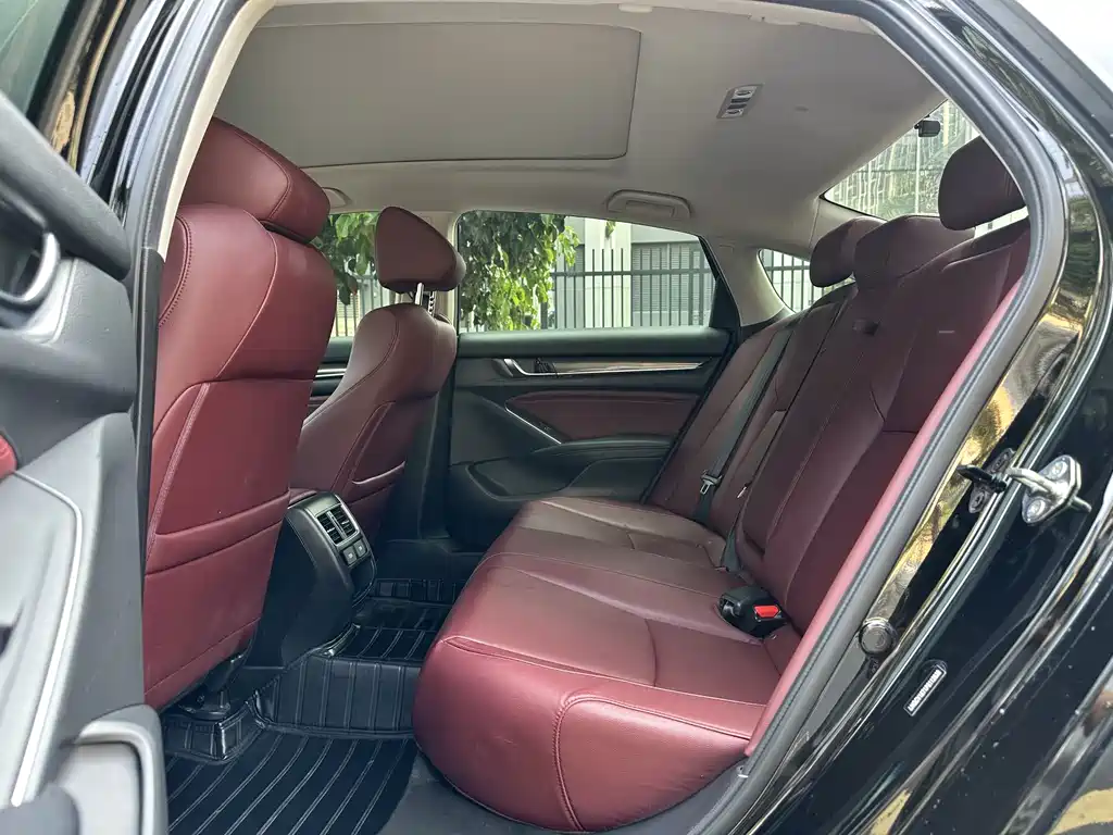 Honda Accord 2023 — фото 14
